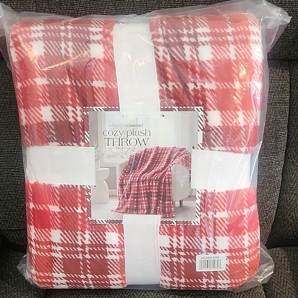 Red and White Plaid Cozy Plush Throw